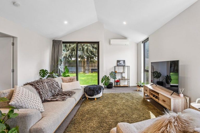 Photo of property in 2 Clover Lane, Lake Hayes, Queenstown, 9304