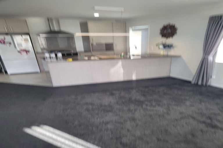 Photo of property in 18 Kutukutu Street, Takanini, 2112