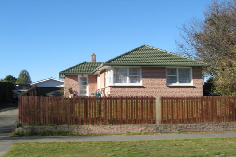 Photo of property in 107 Warren Crescent, Hillmorton, Christchurch, 8025