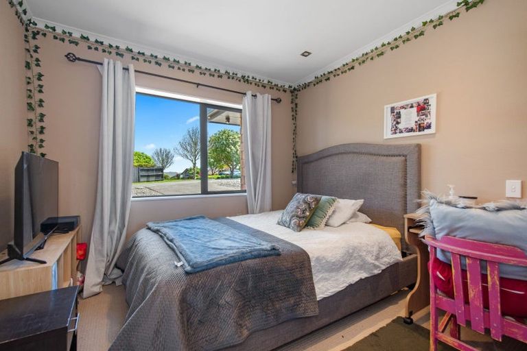 Photo of property in 14 Compton Grove, Huntington, Hamilton, 3210