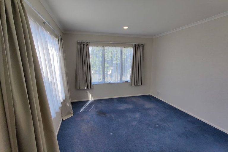 Photo of property in 8 Hattaway Avenue, Bucklands Beach, Auckland, 2012