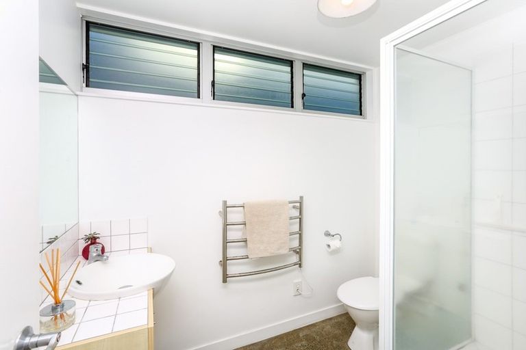 Photo of property in 93 Messenger Terrace, Oakura, 4314