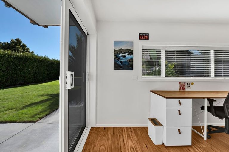 Photo of property in 185 Mangorei Road, Merrilands, New Plymouth, 4312