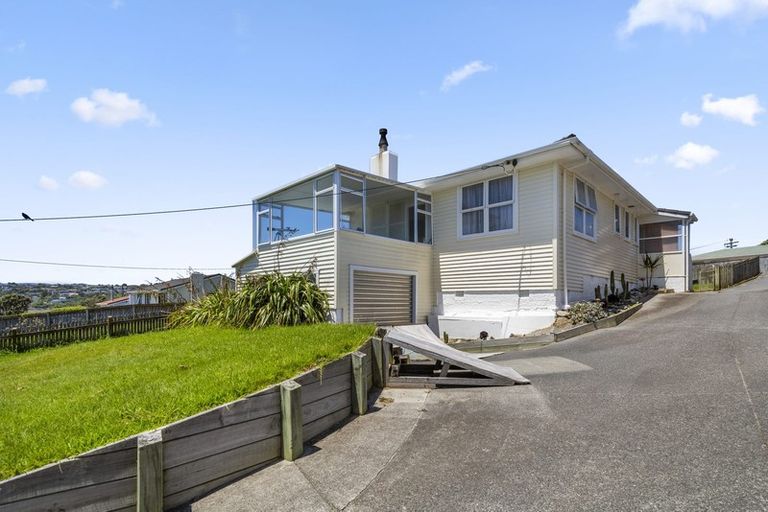 Photo of property in 32 Matatiro Street, Titahi Bay, Porirua, 5022