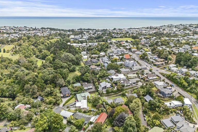 Photo of property in 6a Spencer Place, Merrilands, New Plymouth, 4312