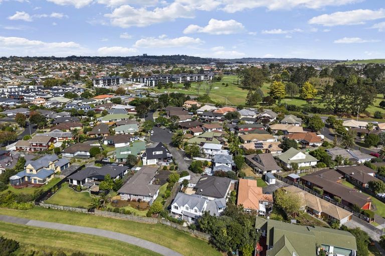 Photo of property in 1/20 Solana Court, Botany Downs, Auckland, 2010