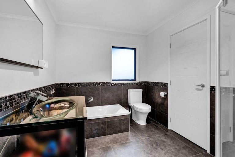 Photo of property in 40 Redwood Crescent, Hurdon, New Plymouth, 4310