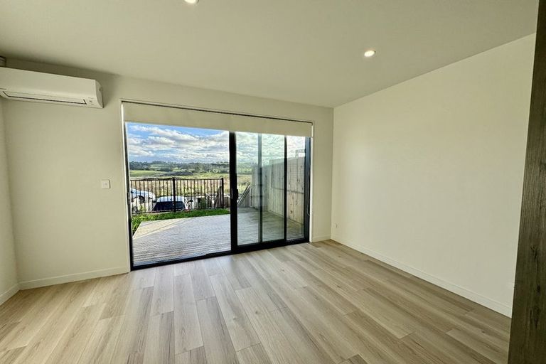 Photo of property in 98 Tarapuka Road, Westgate, Auckland, 0814
