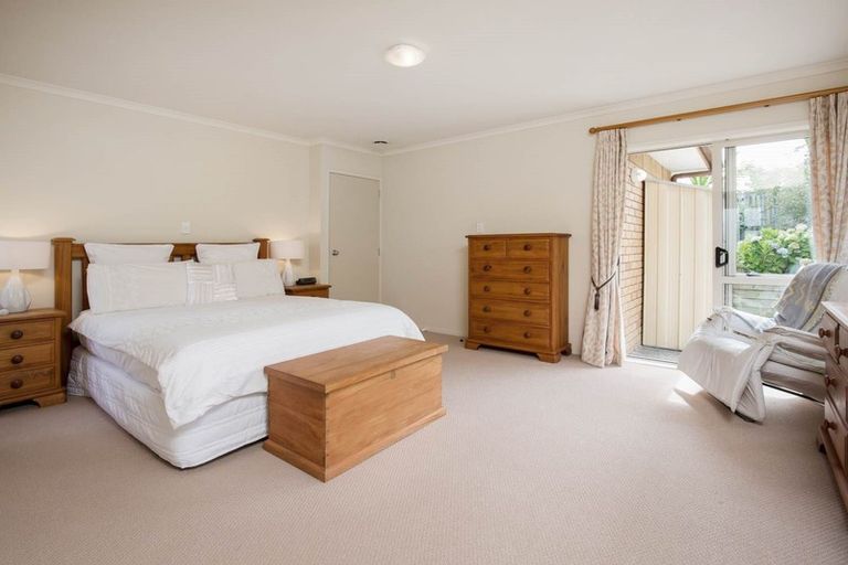 Photo of property in 4 Saltwood Street, Red Beach, 0932