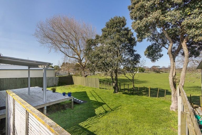 Photo of property in 2/10 Kiekie Road, Mangere Bridge, Auckland, 2022