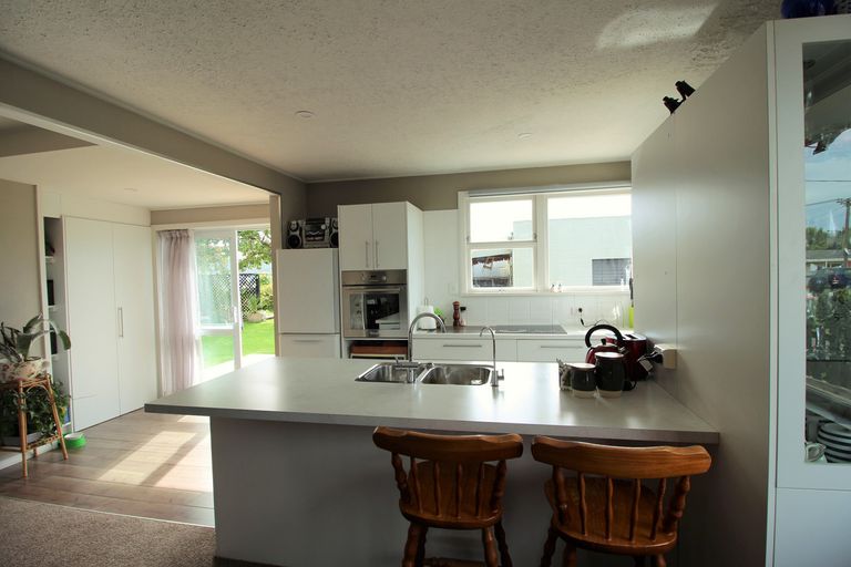 Photo of property in 18 Campbell Street, Alexandra, 9320