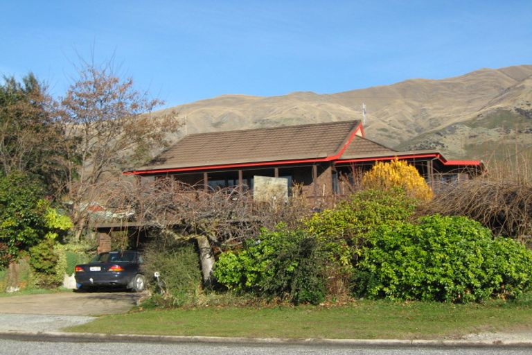 Photo of property in 15 Sargood Drive, Wanaka, 9305