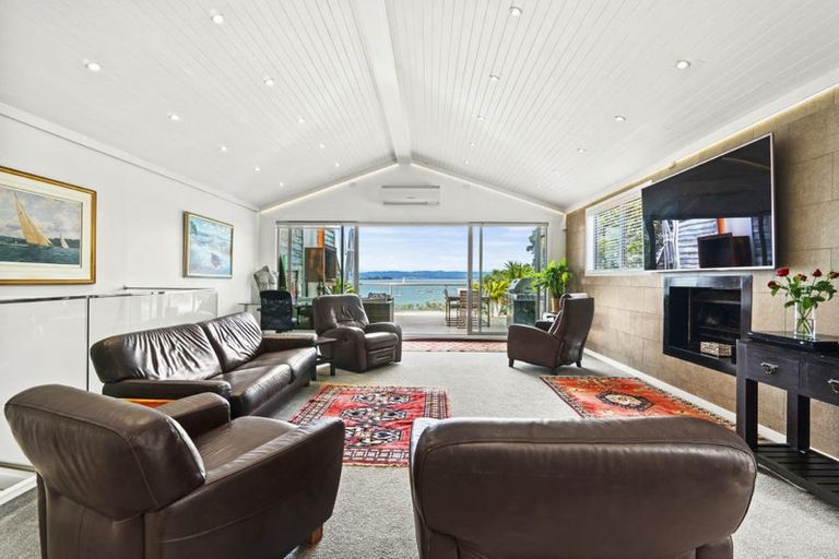 Photo of property in 80b Queen Street, Northcote Point, Auckland, 0627