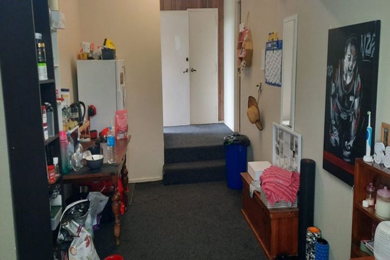 Photo of property in 18 Prince Regent Drive, Half Moon Bay, Auckland, 2012