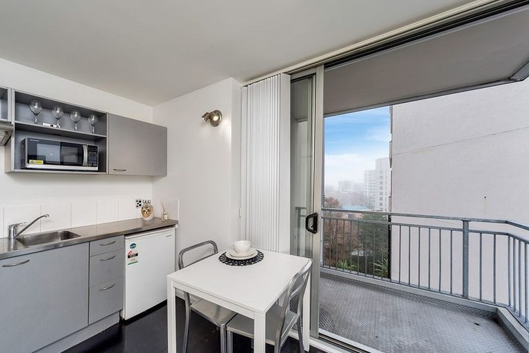 Photo of property in Scotia Tower Apartments, 8a/8 Scotia Place, Auckland Central, Auckland, 1010