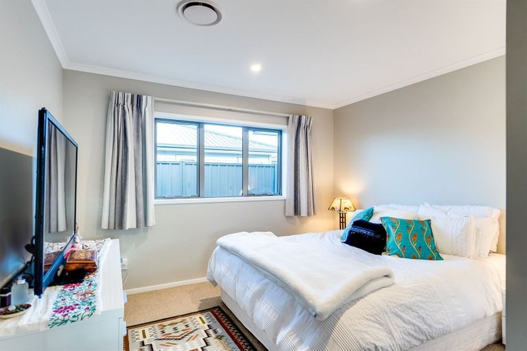 Photo of property in 2 Benmore Place, Poraiti, Napier, 4112