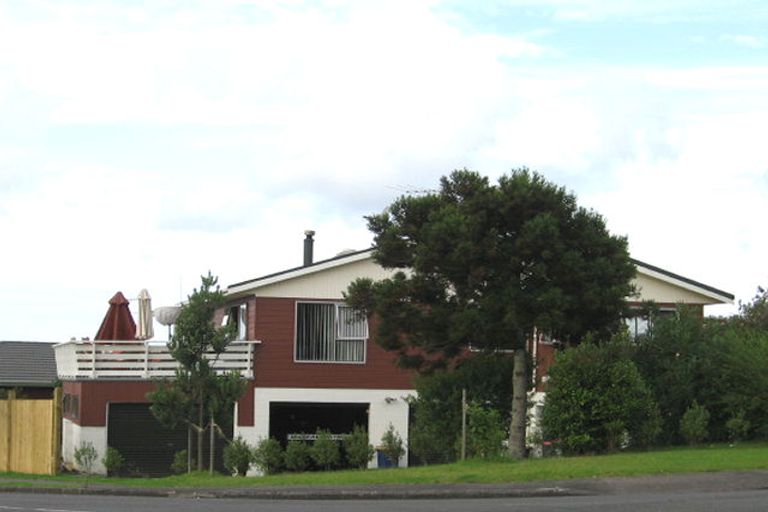 Photo of property in 8 Widmore Drive, Massey, Auckland, 0614