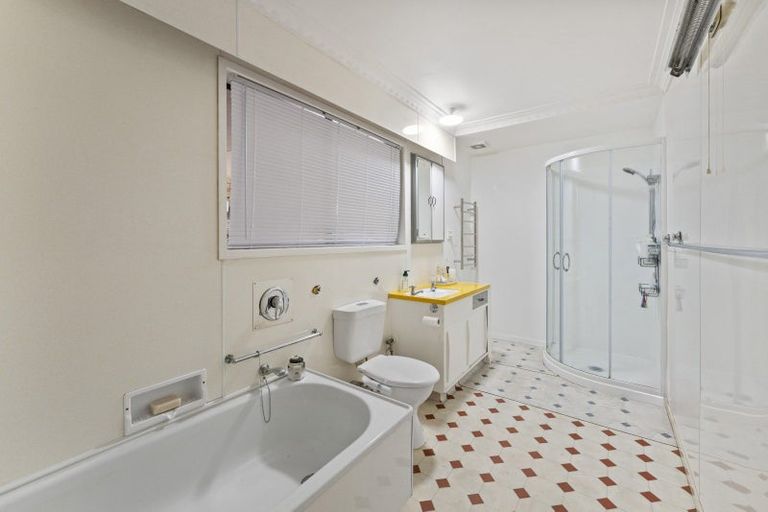 Photo of property in 8 Tamatea Road, Taupo, 3330