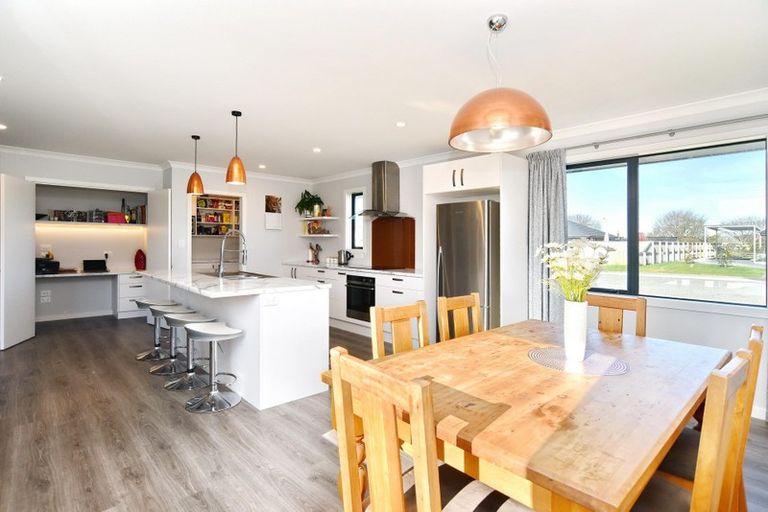 Photo of property in 8 Claremont Crescent, Amberley, 7410