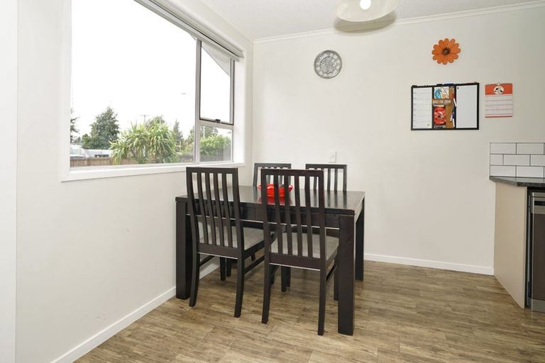 Photo of property in 93 Collins Road, Melville, Hamilton, 3206