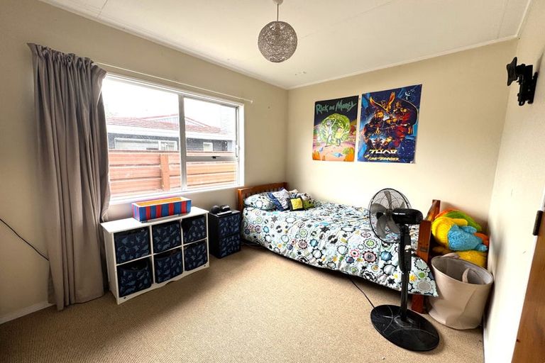 Photo of property in 8b Geraldine Crescent, Cloverlea, Palmerston North, 4412