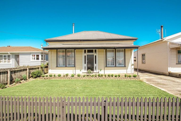 Photo of property in 30 Derby Street, Westport, 7825