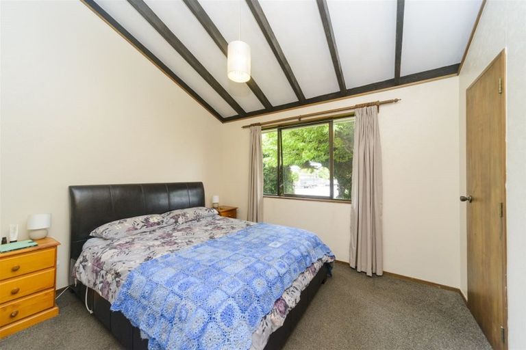 Photo of property in 6 Adams Place, Kelvin Grove, Palmerston North, 4414