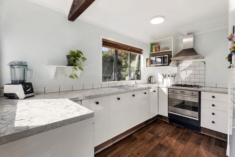 Photo of property in 60 Frobisher Street, Island Bay, Wellington, 6023