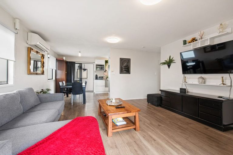 Photo of property in 3a Vela Place, Clarks Beach, 2122