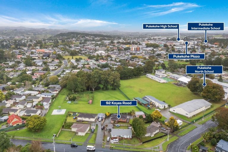 Photo of property in 92 Kayes Road, Pukekohe, 2120