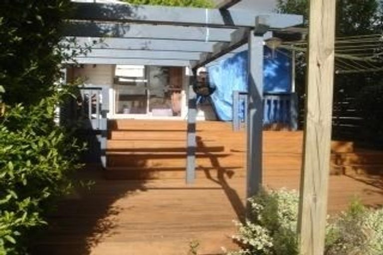 Photo of property in 16 Finlow Drive, Te Atatu South, Auckland, 0610