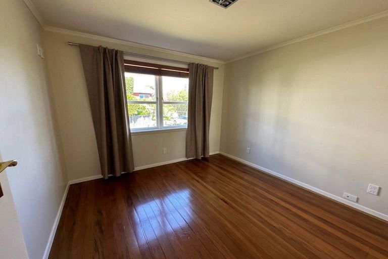 Photo of property in 22 Newhaven Terrace, Mairangi Bay, Auckland, 0630