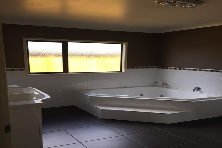 Photo of property in 45 The Esplanade, Huntington, Hamilton, 3210