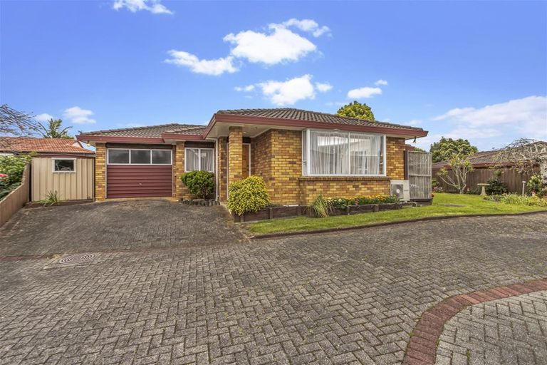 Photo of property in 33b Kirby Street, Glendene, Auckland, 0602