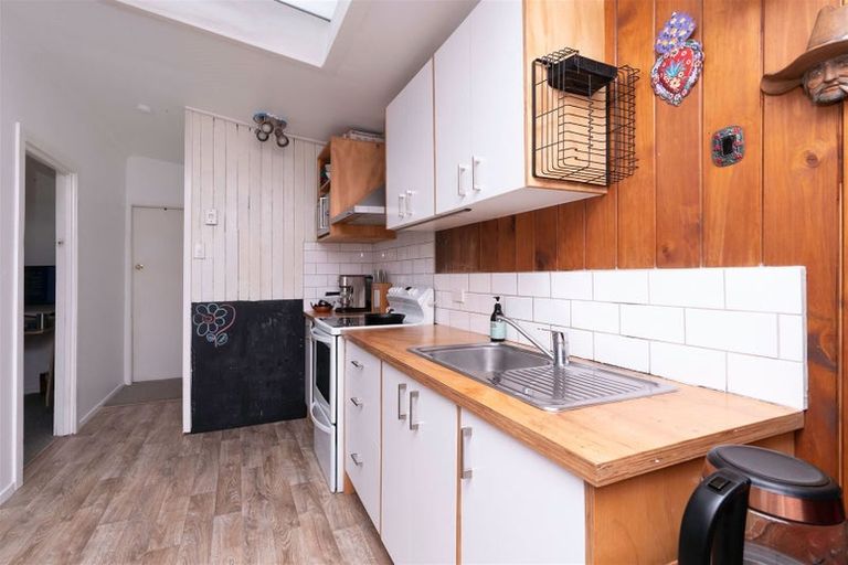 Photo of property in 56 Tilley Road, Paekakariki, 5034