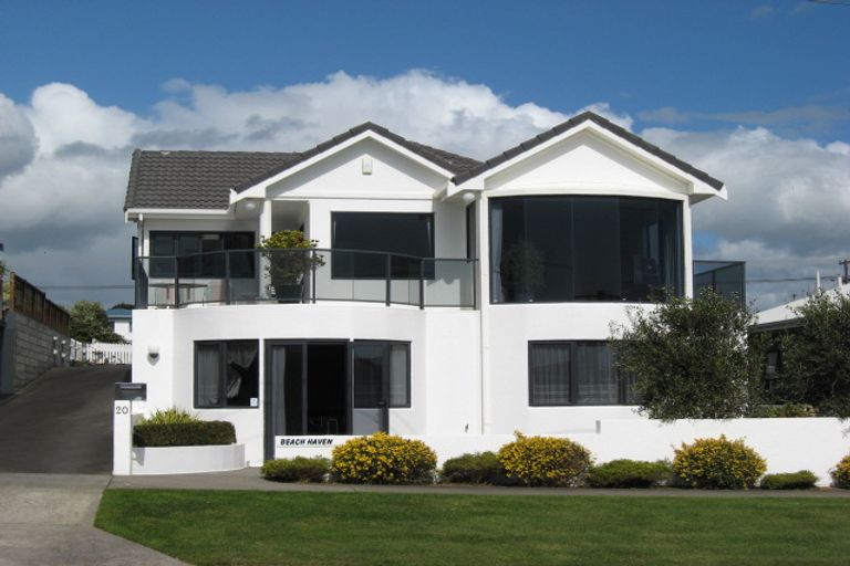 Photo of property in 20 Hamblyn Street, Strandon, New Plymouth, 4312
