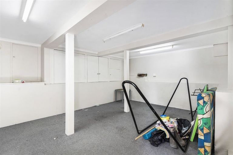 Photo of property in 29a Glenfern Road, Mellons Bay, Auckland, 2014