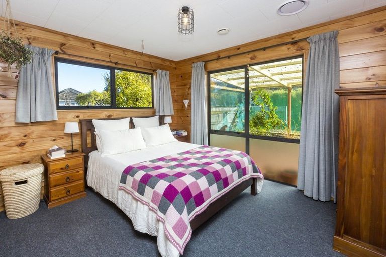 Photo of property in 3 Hazel Street, Ebdentown, Upper Hutt, 5018