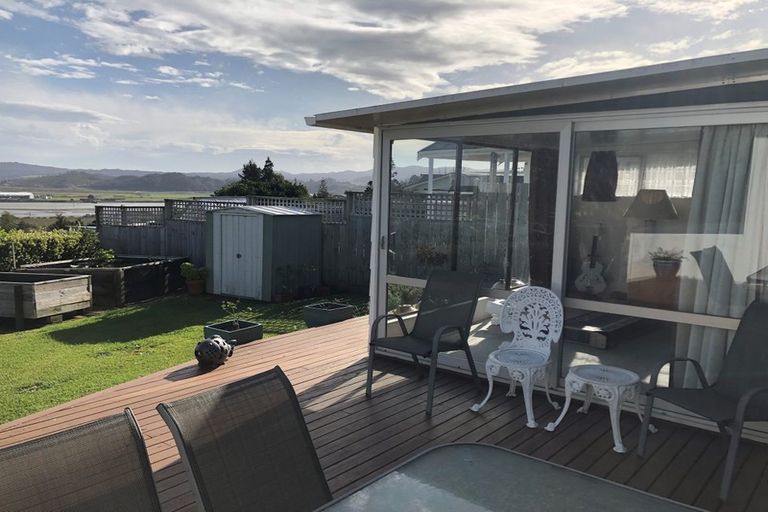 Photo of property in 8 Edge Street, Onerahi, Whangarei, 0110