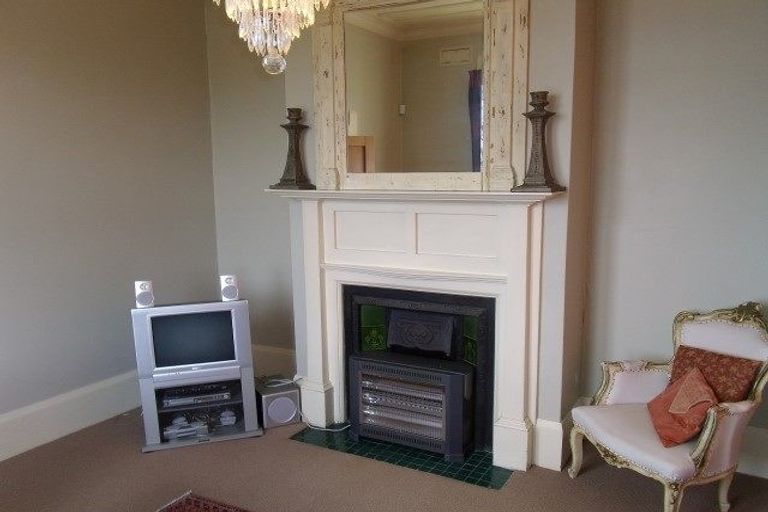 Photo of property in 16 Sealy Road, Bluff Hill, Napier, 4110