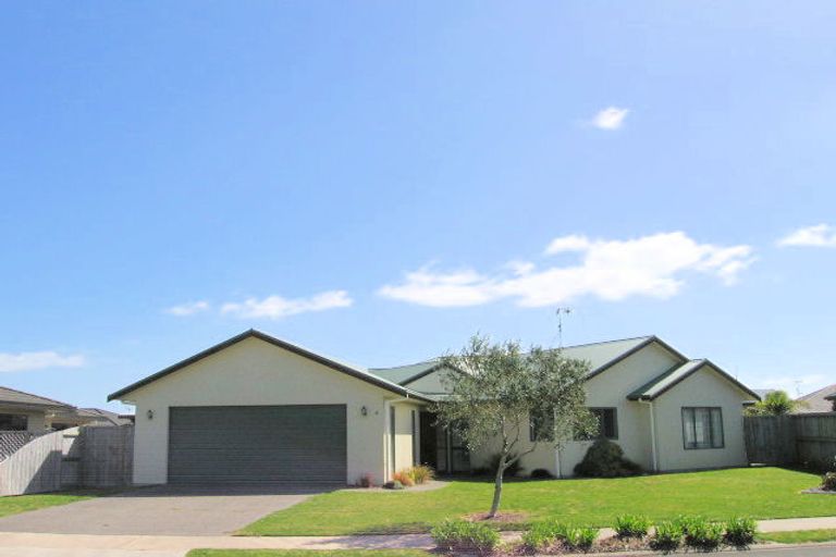 Photo of property in 6 Madeleine Terrace, Papamoa Beach, Papamoa, 3118