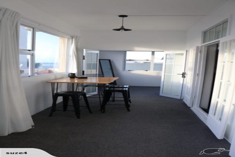 Photo of property in Devonport Apartments, 38/127 Saint Aubyn Street, New Plymouth, 4310