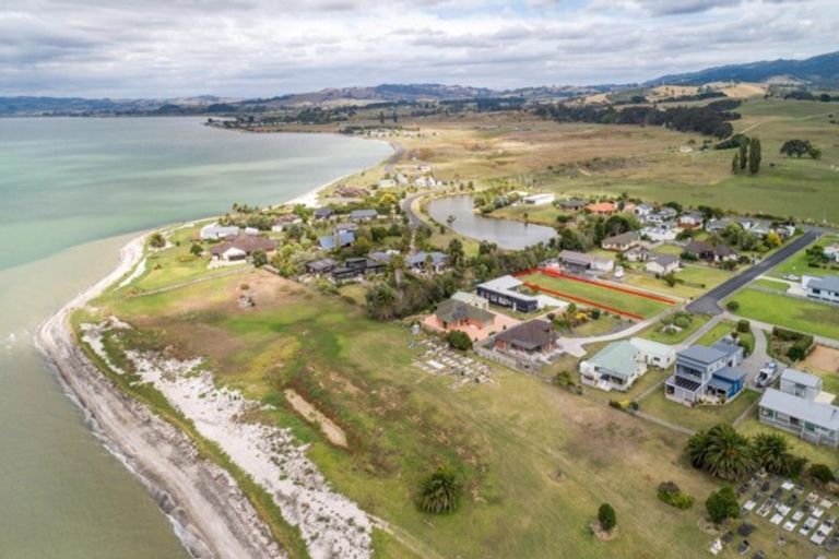 Photo of property in 16 Mylindas Road, Whakatiwai, Miranda, 2473