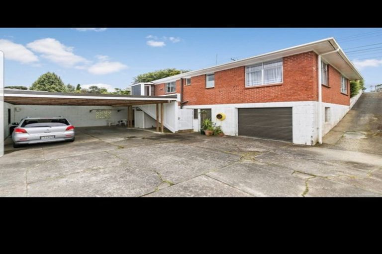 Photo of property in 196 Don Buck Road, Massey, Auckland, 0614