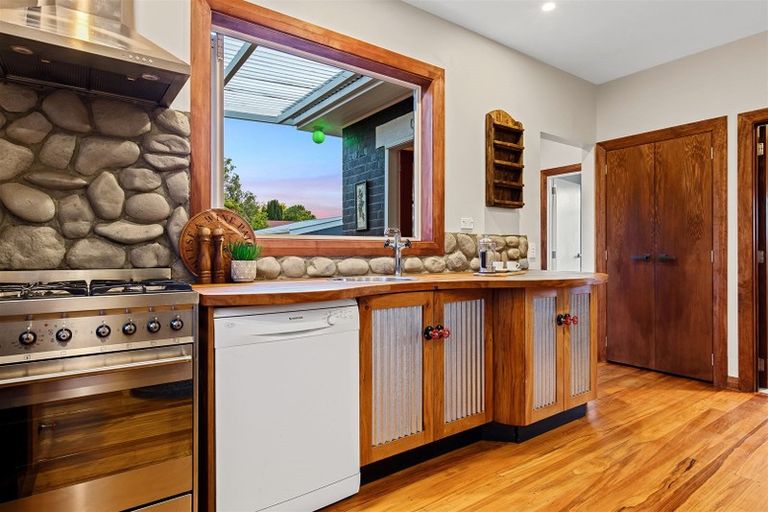 Photo of property in 6 Mcbratneys Road, Dallington, Christchurch, 8061