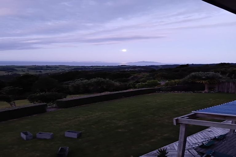 Photo of property in 275 Massey Road, Waipu, 0582