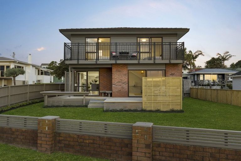 Photo of property in 1/42 Kiwi Esplanade, Mangere Bridge, Auckland, 2022