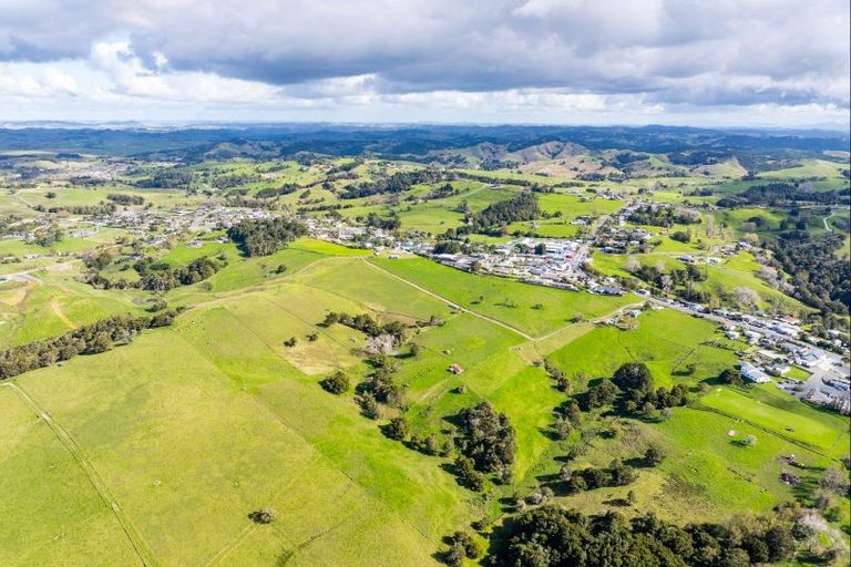 Photo of property in 122 Hurndall Street East, Maungaturoto, 0520