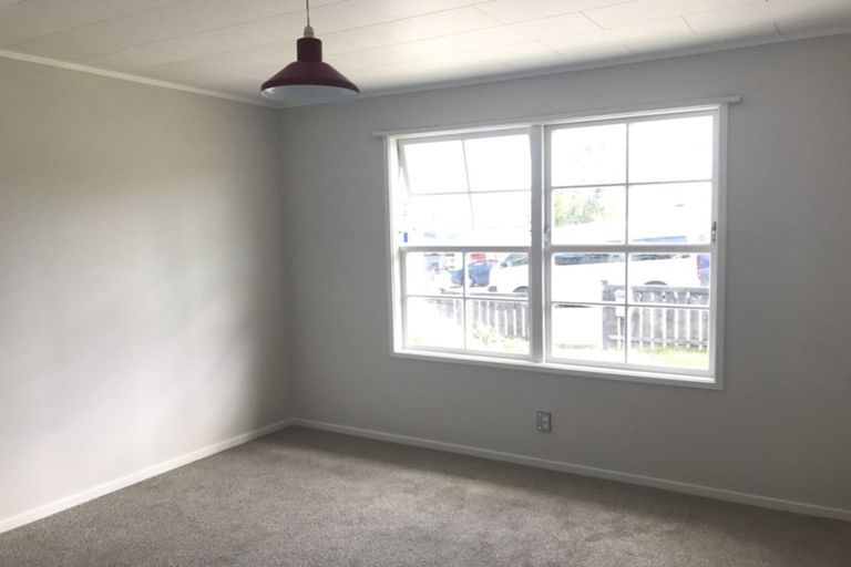 Photo of property in 959a Beach Road, Torbay, Auckland, 0630