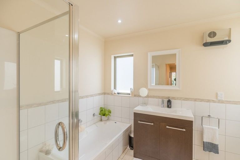 Photo of property in 4b Huia Road, Raumati Beach, Paraparaumu, 5032